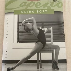 🌺 Capezio ultra soft tights